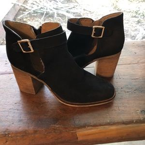 Leather black booties. Aldo sz 9